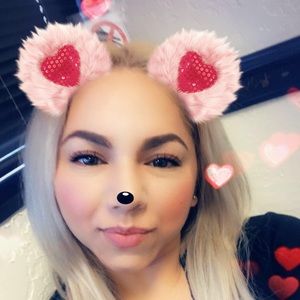 Meet your Posher, Eva